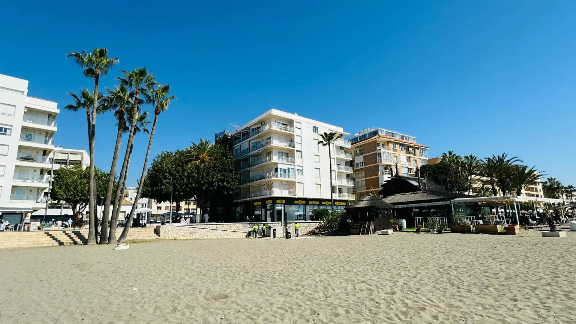 Room City Estepona Castillo location